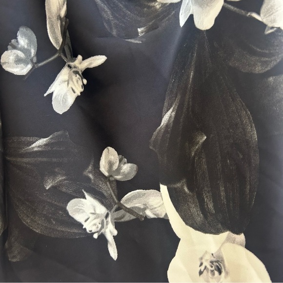 NWT Worthington Black/White Satin Floral Cowl Neck Sleeveless Tank/Cami Size XS - Picture 7 of 9